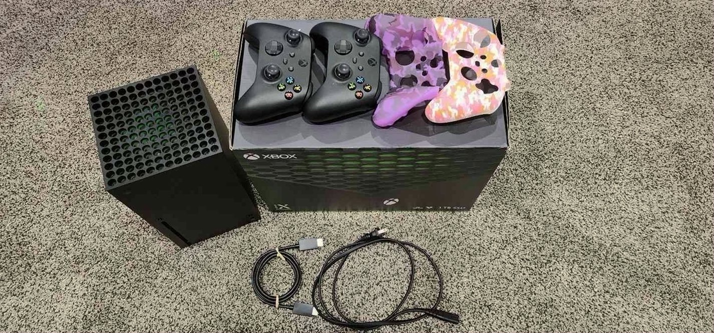 Microsoft Xbox Series X 1TB Console Bundle - Used image 3