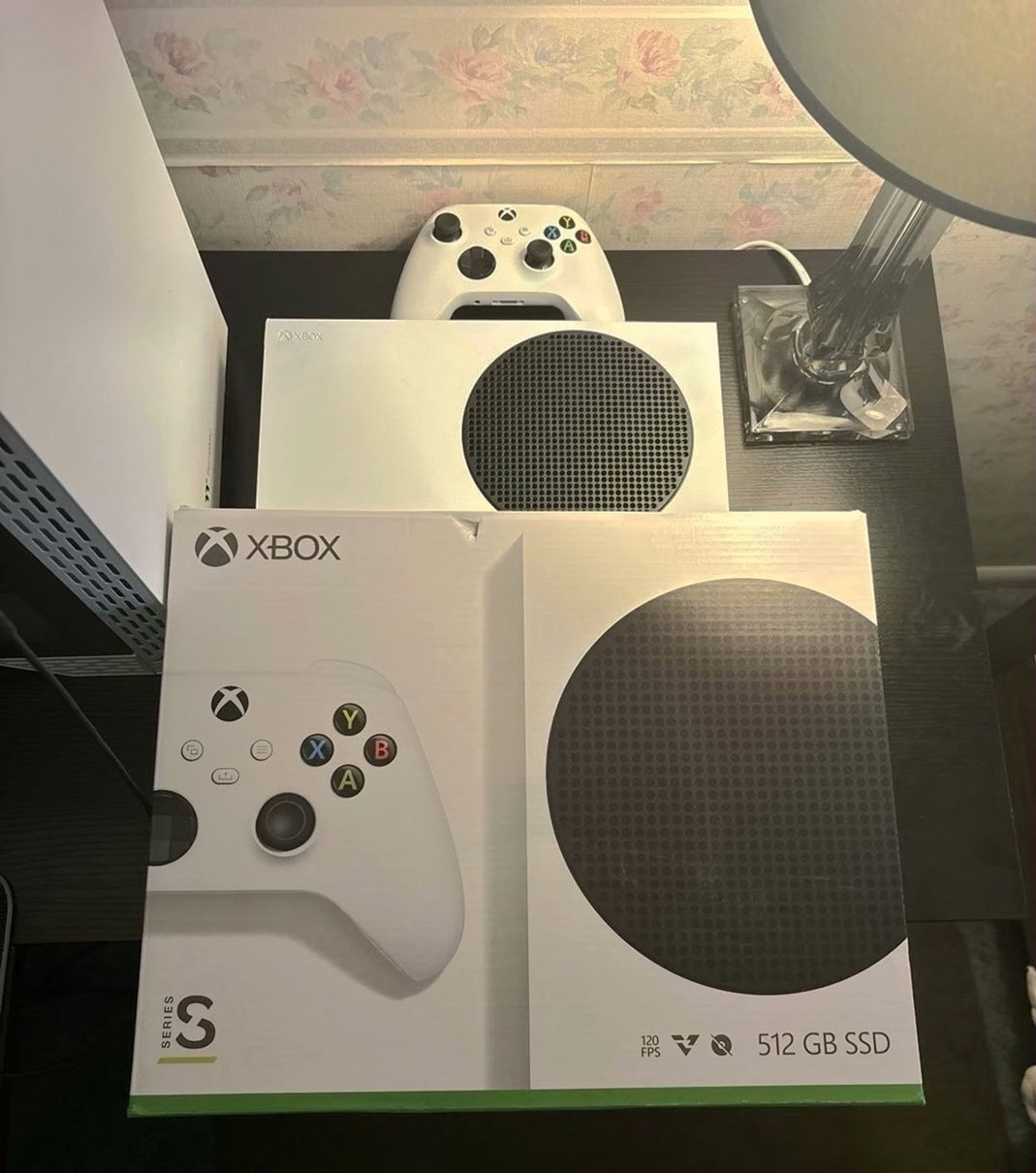Microsoft Xbox Series S 512GB White - Used image 4