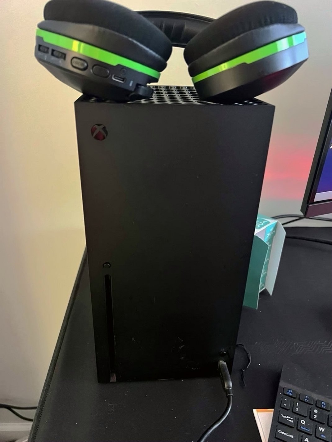 Microsoft Xbox Series X Bundle 8A85 Used