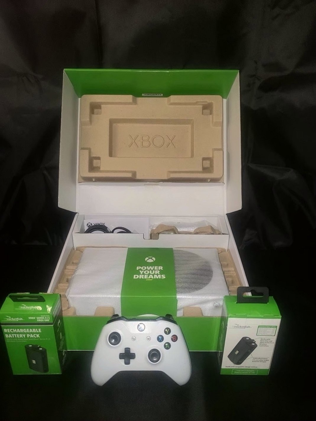Microsoft Xbox Series S Bundle 512GB White - Used image 5