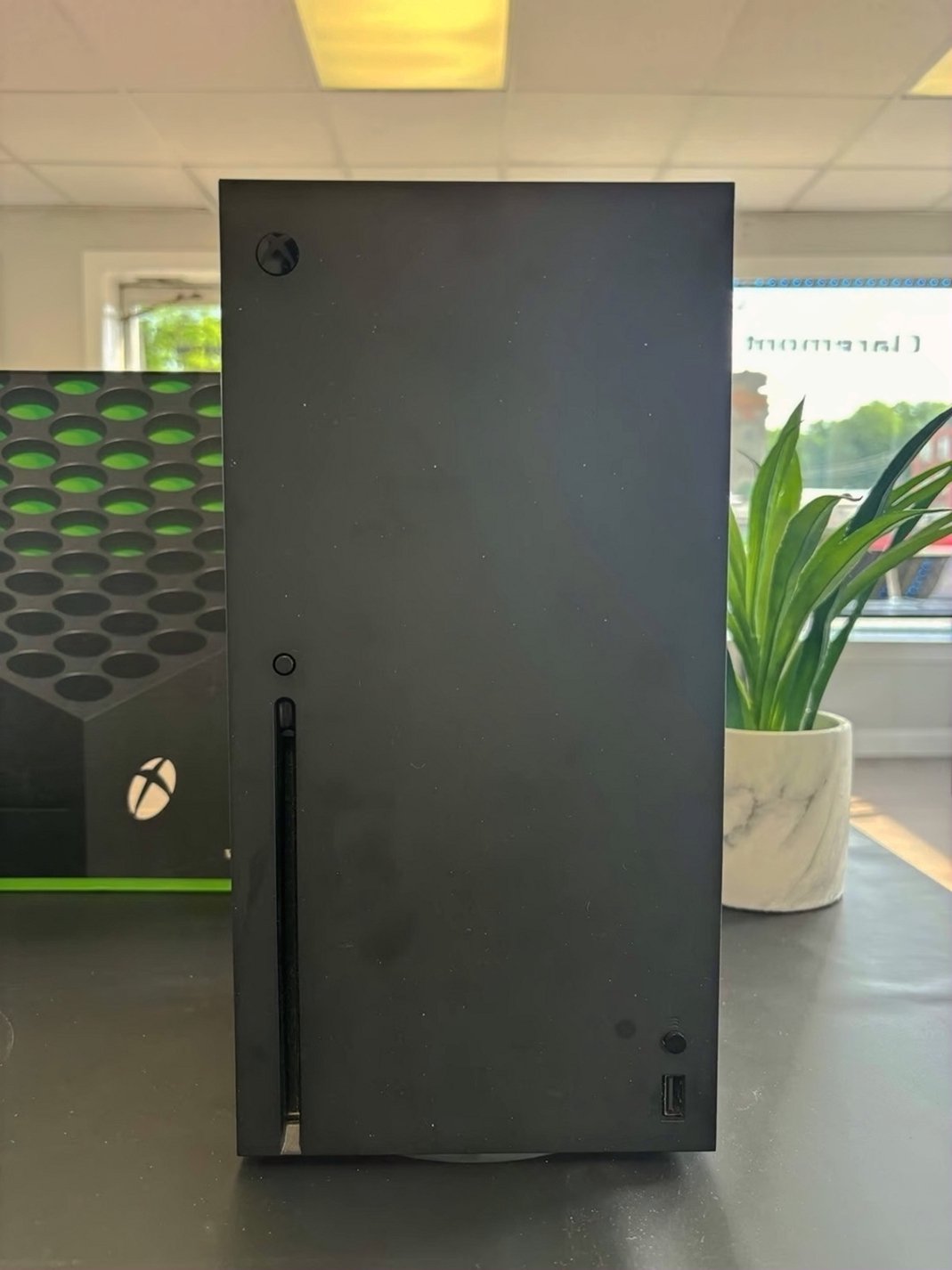 Microsoft Xbox Series X 1TB Black - Used image 5