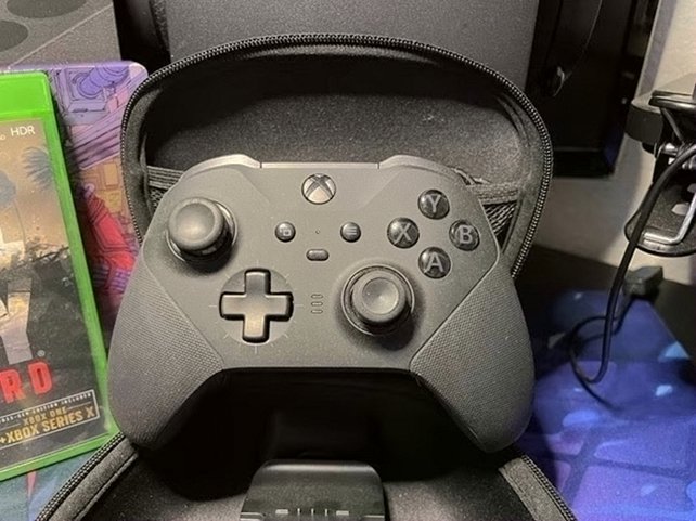 Microsoft Xbox Series X Bundle 1TB Black - Used image 3