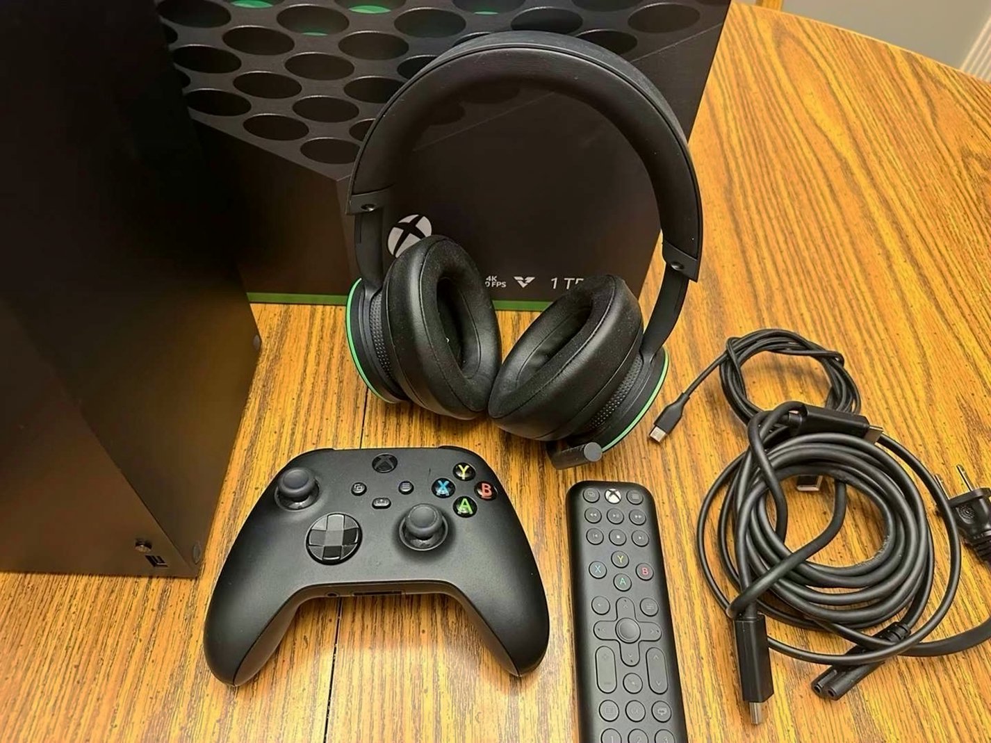 Microsoft Xbox Series X Lot 3M39 - Used image 3