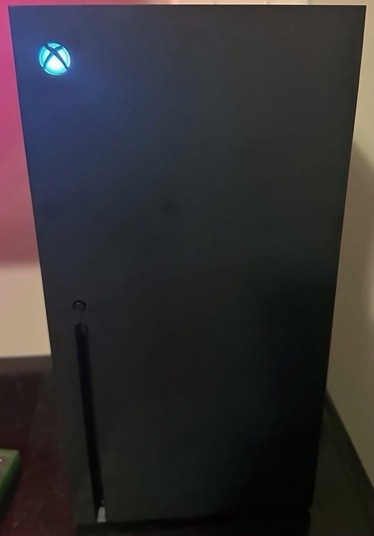 Microsoft Xbox Series X Bundle 1TB Black - Used image 3