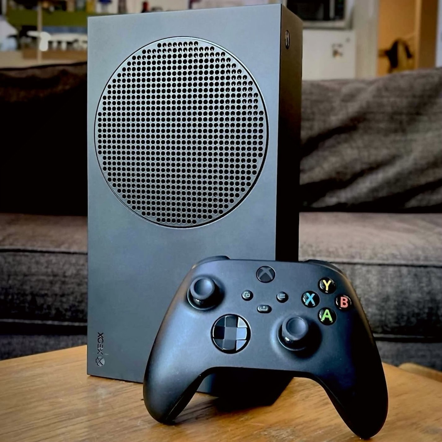 Microsoft Xbox Series S 1TB White Unlocked - Used image 2