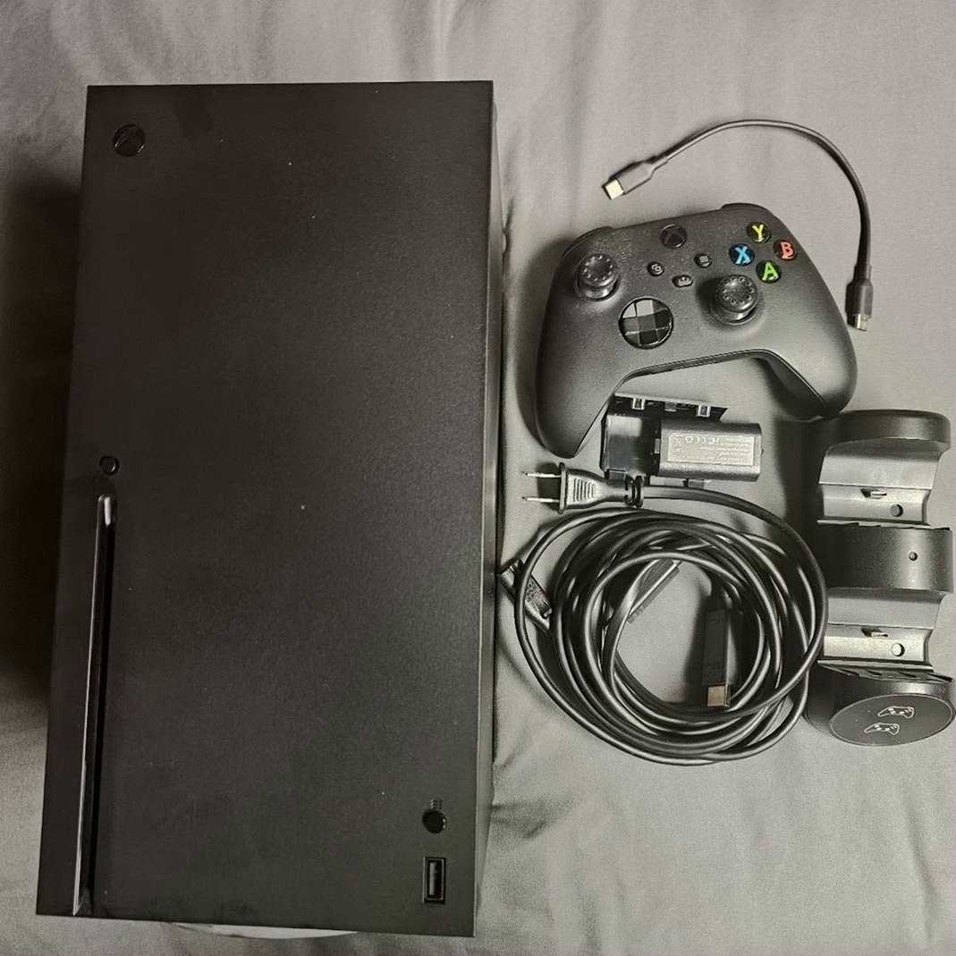 Microsoft Xbox Series X 1TB Black Used image 2