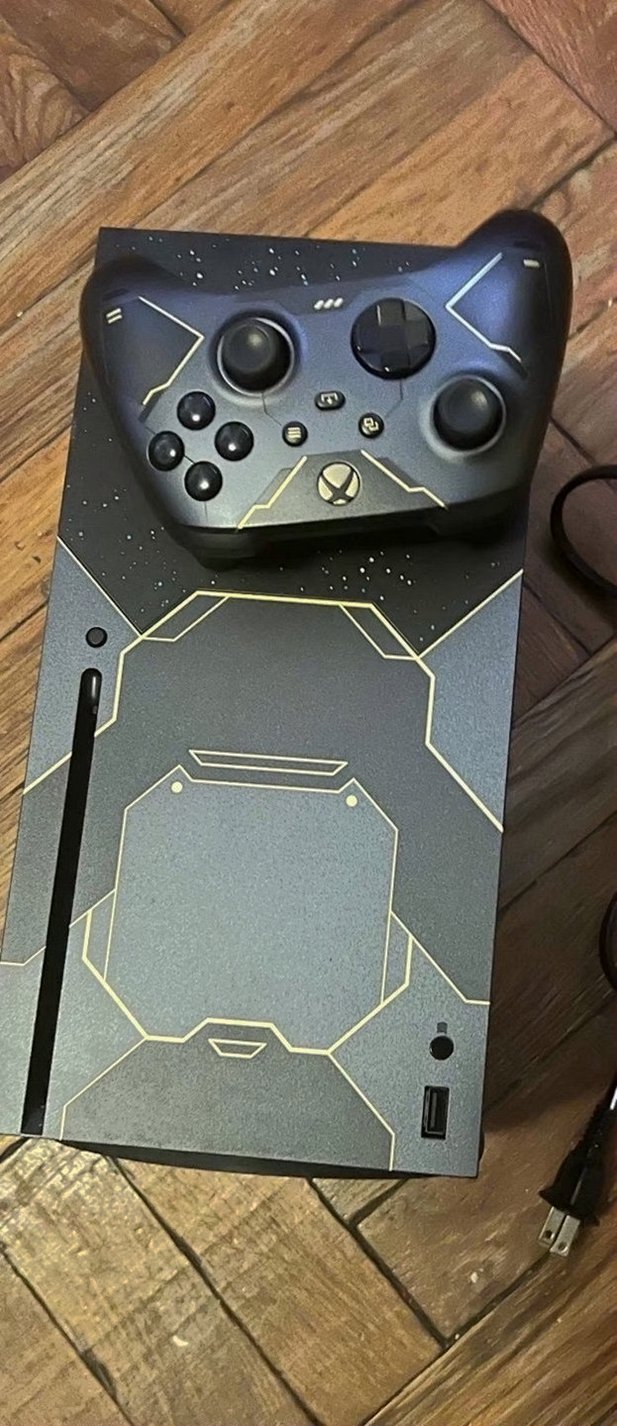 Microsoft Xbox Series X 1TB Black Unlocked - Used image 4
