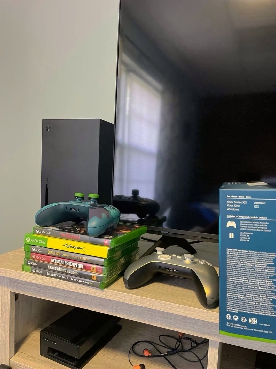 Microsoft Xbox Series X Bundle 8S81 - Used