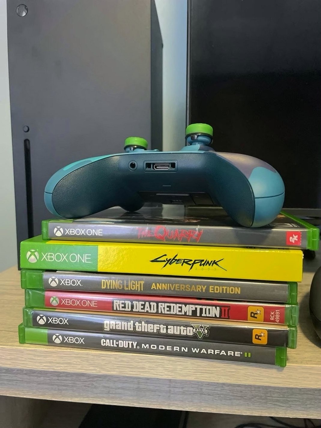 Microsoft Xbox Series X Bundle 8S81 - Used image 2