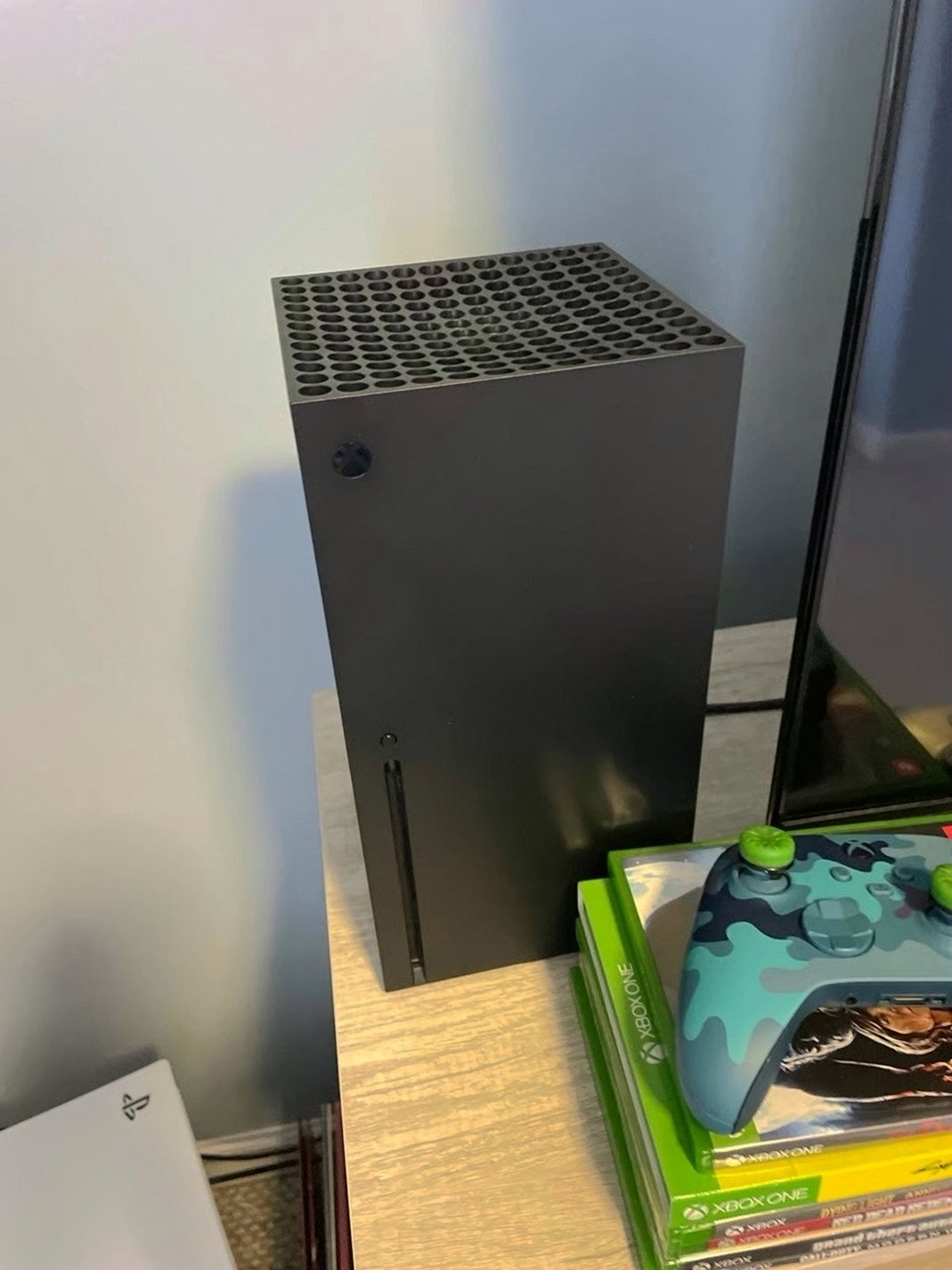Microsoft Xbox Series X Bundle 8S81 - Used image 5