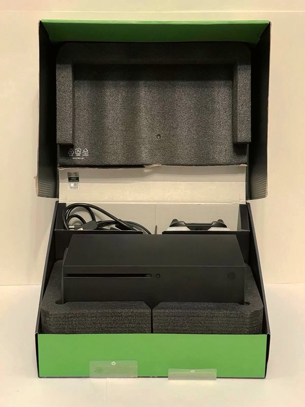 Microsoft Xbox Series X 6X75 1TB Black - Used image 2