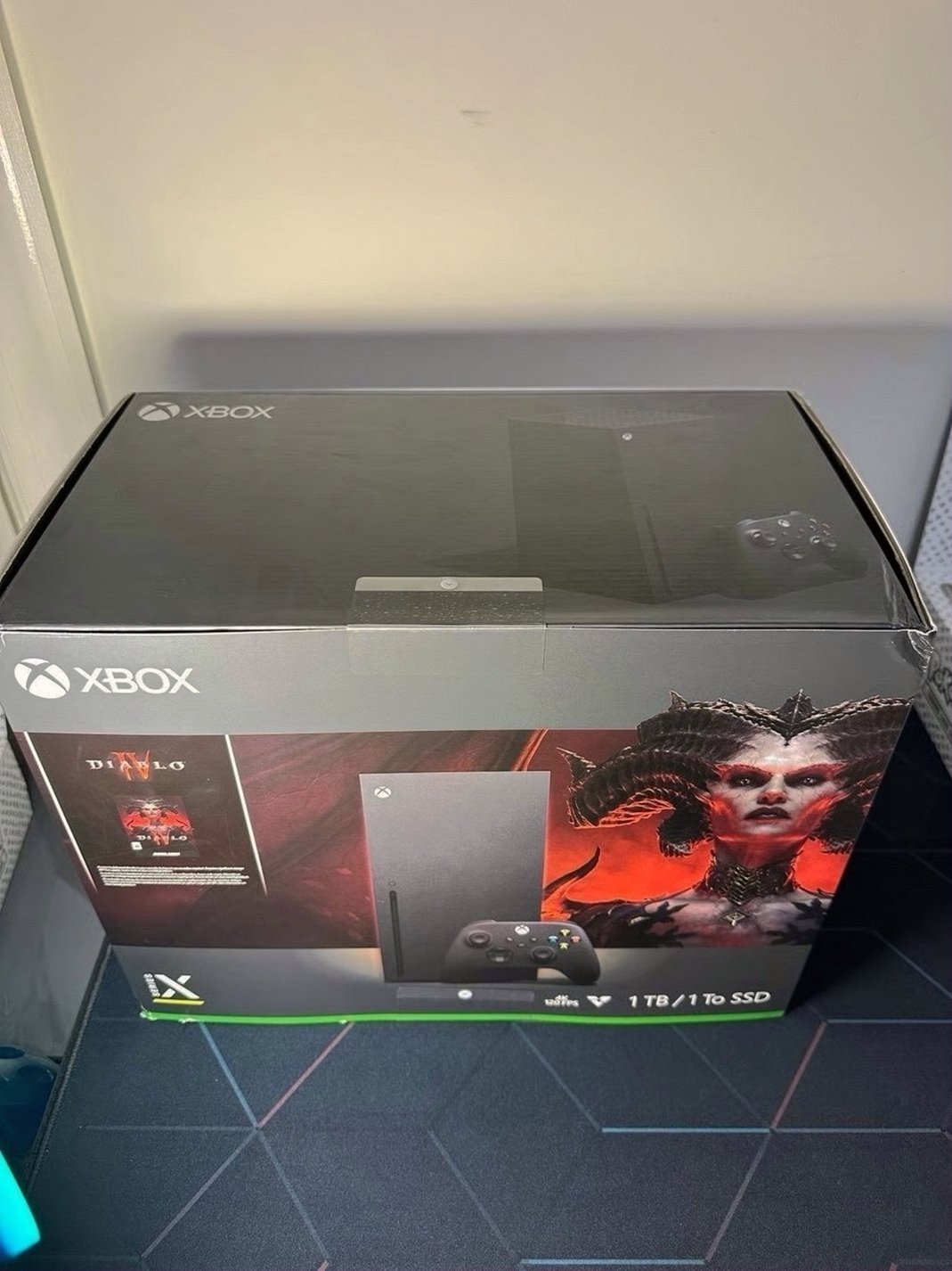 Microsoft Xbox Series X 7W77 - Used image 2