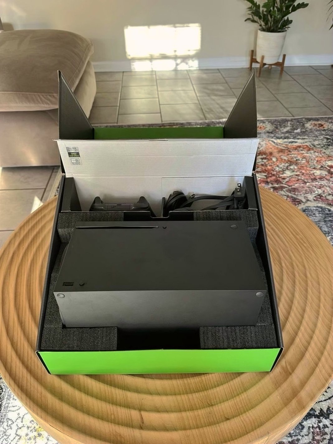 Microsoft Xbox Series X 6J72 Used image 2