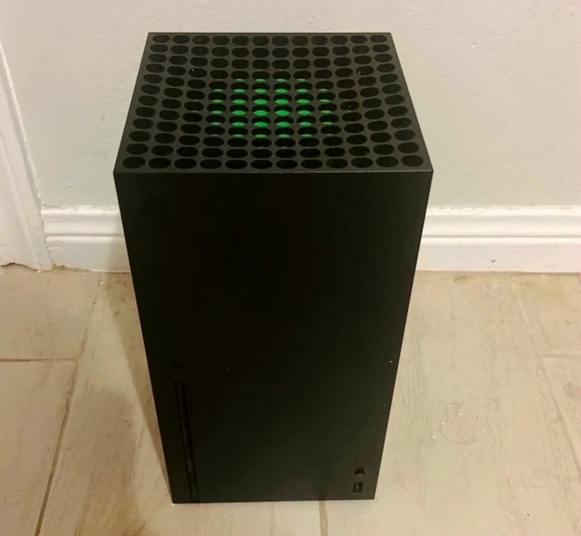 Microsoft Xbox Series X Console 1TB Black - Used image 2
