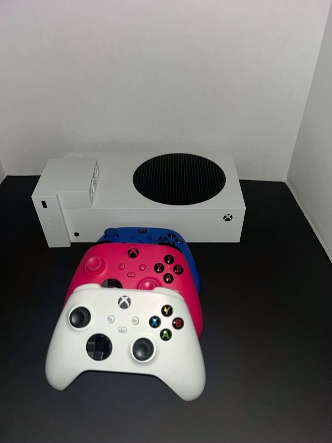 Microsoft Xbox One Series S 1TB White - Used image 2