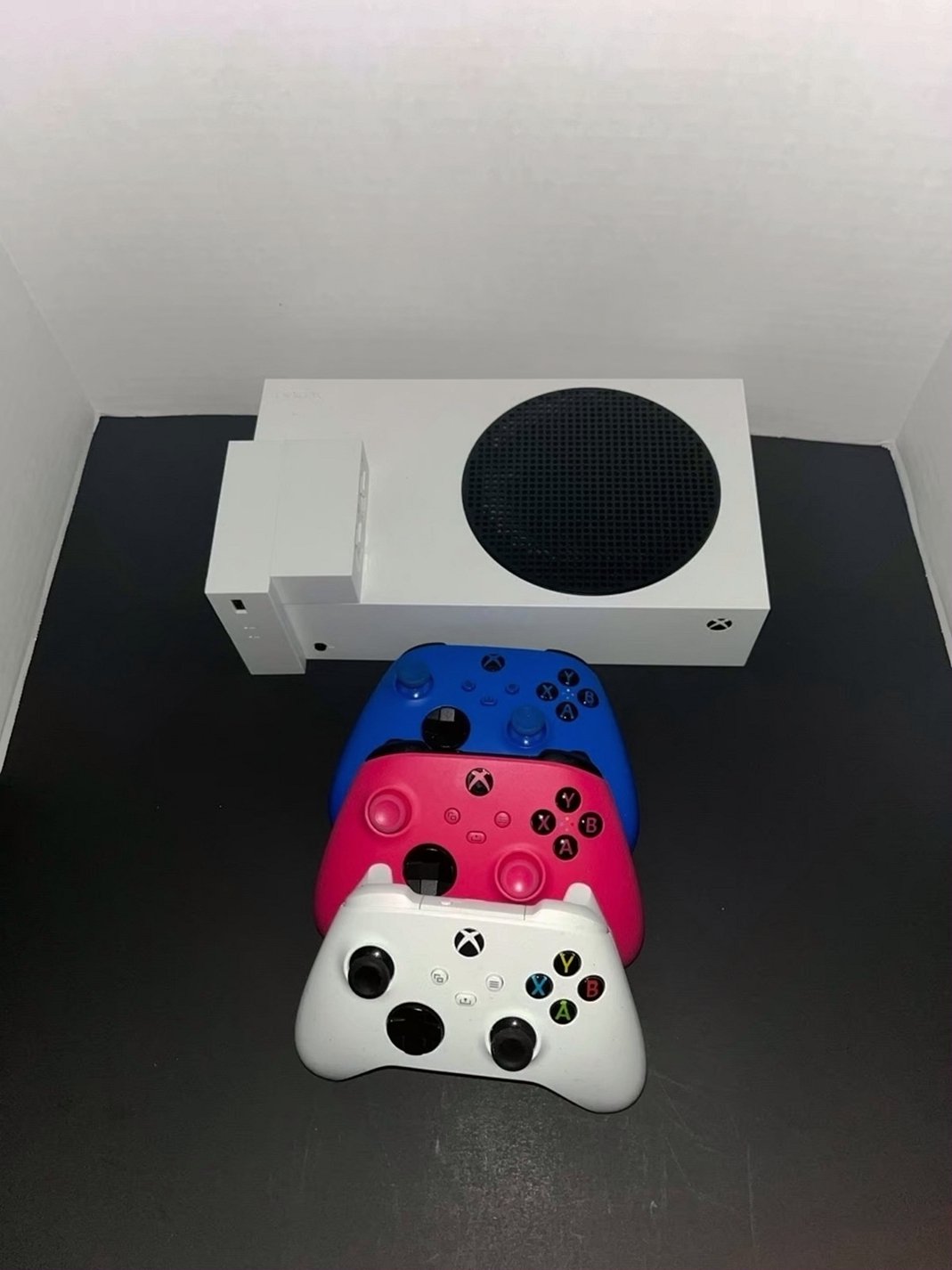 Microsoft Xbox One Series S 1TB White - Used image 3