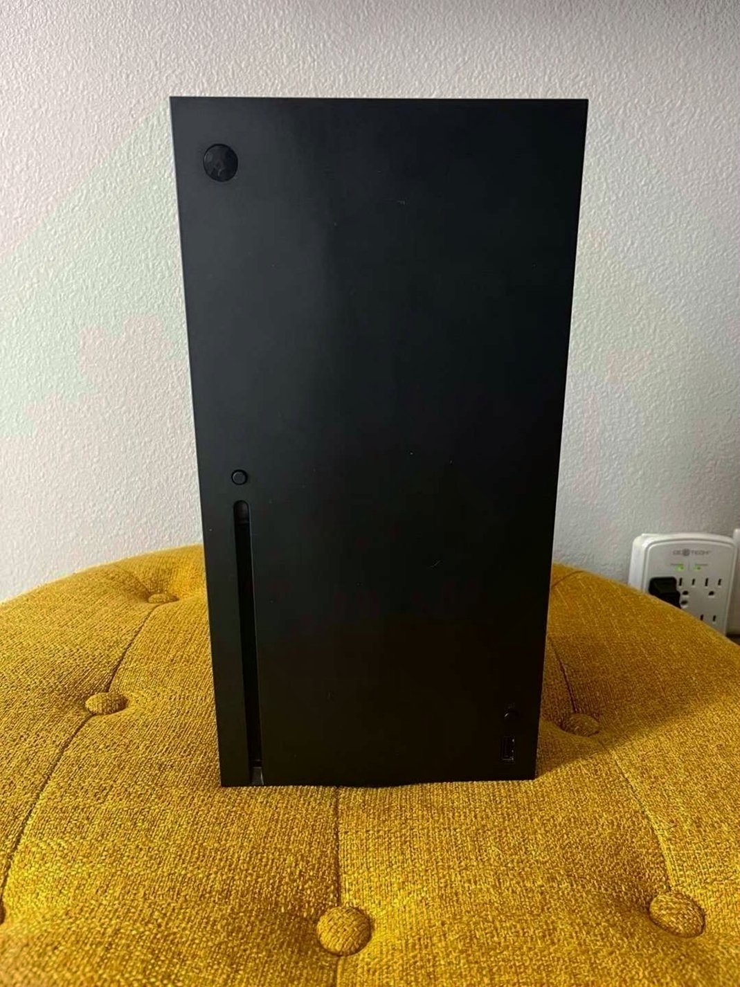 Microsoft Xbox Series X 1TB Black - Used image 2