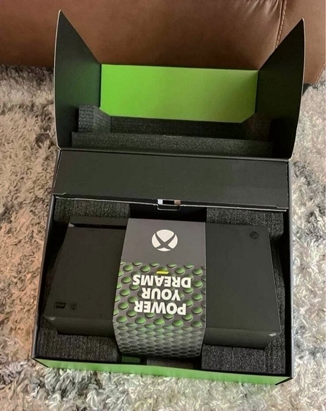 Microsoft Xbox Series X 1TB SSD Black Unlocked - Used image 3