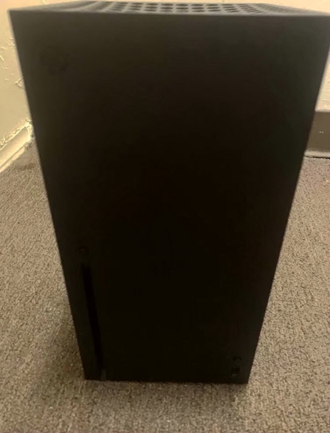 Microsoft Xbox Series X 1TB Black - Used image 2