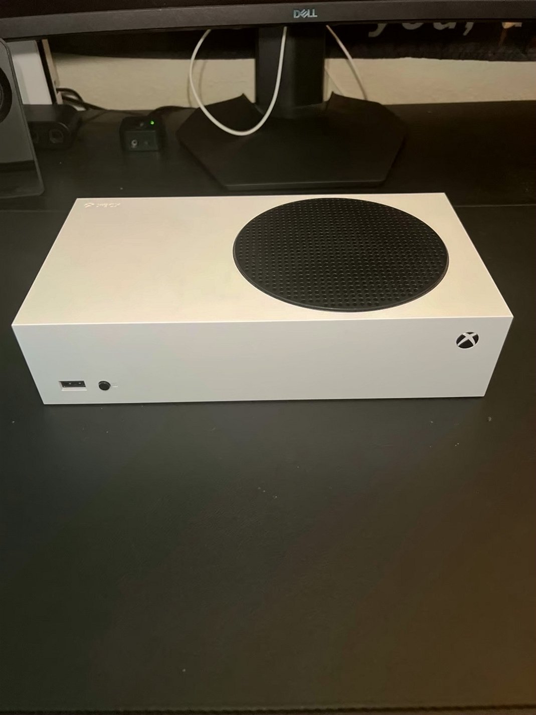 Microsoft Xbox Series S 3L58 512GB White - Used image 2
