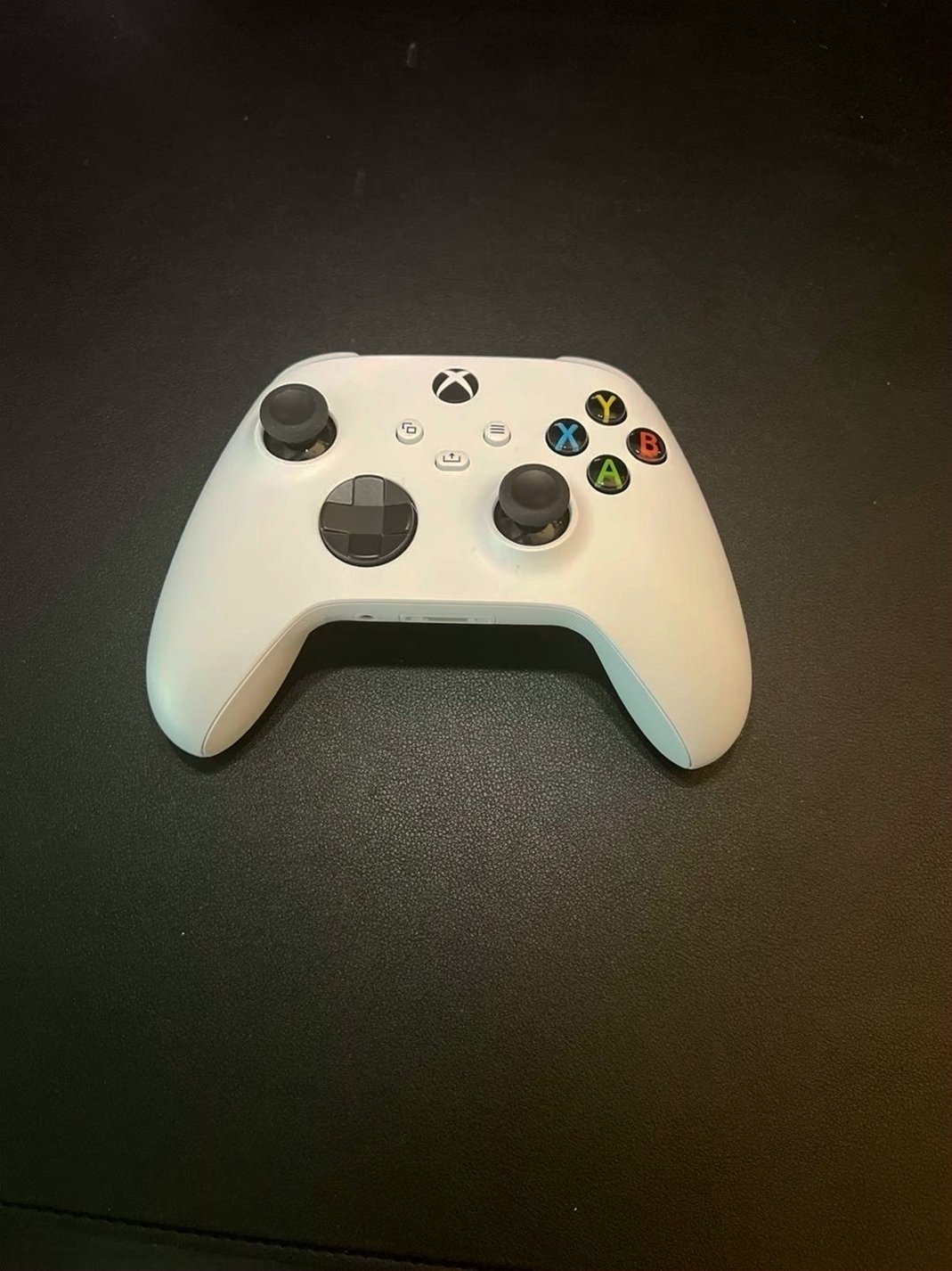 Microsoft Xbox Series S 3L58 512GB White - Used image 4