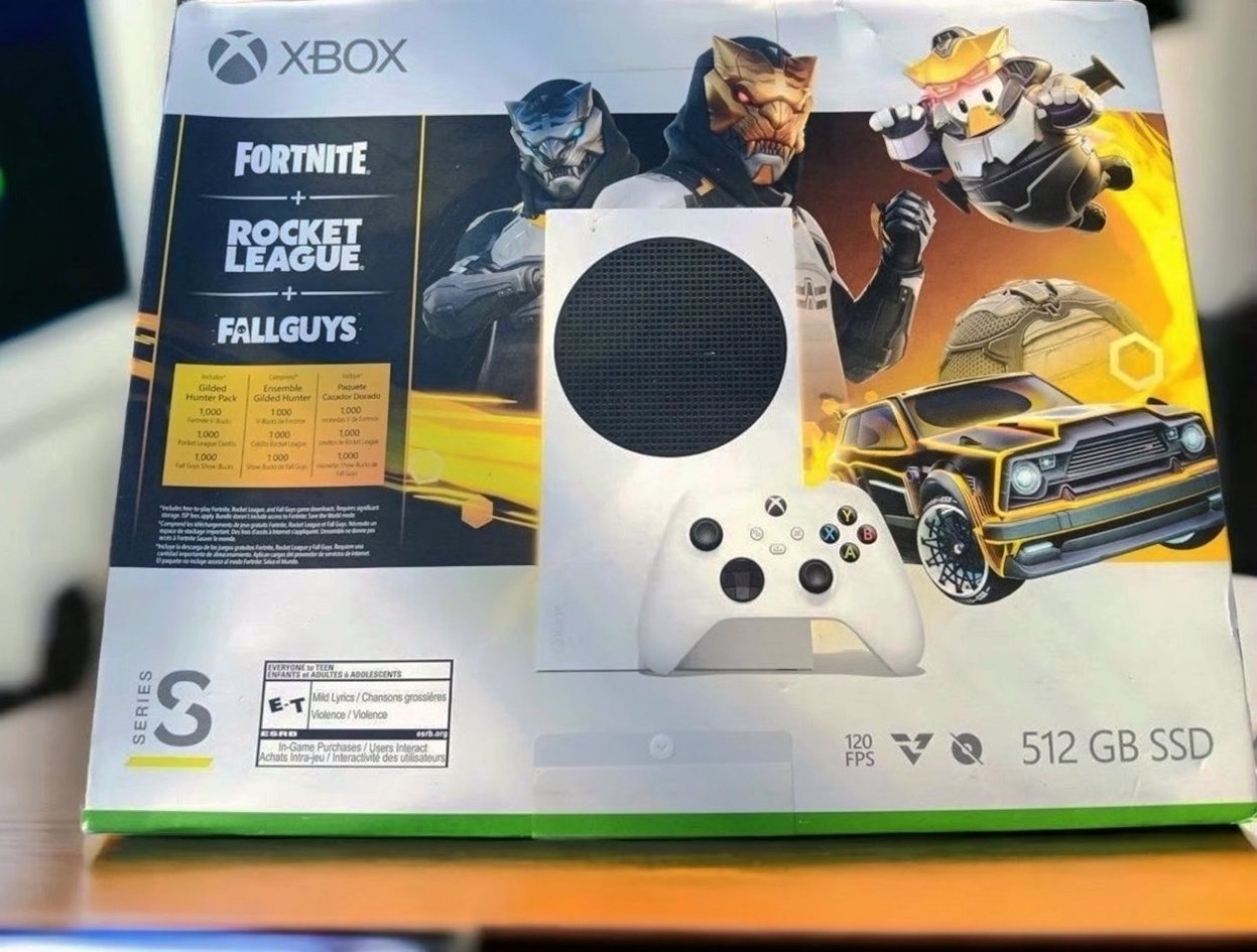 Microsoft Xbox Series S 512GB White Gilded Hunter Bundle - Used