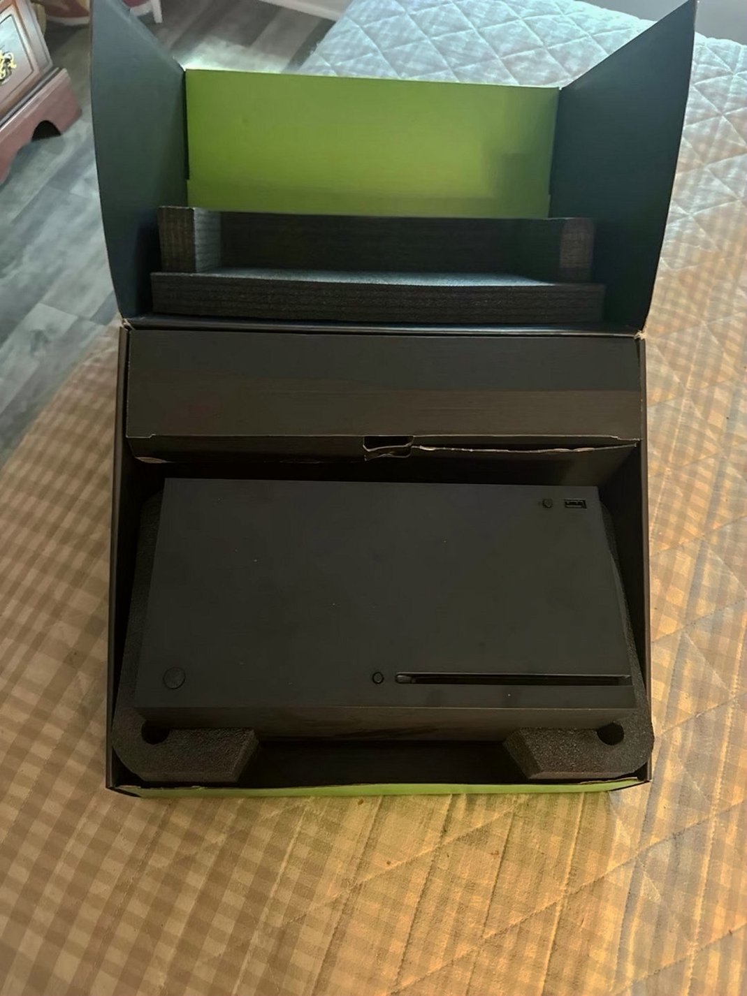 Microsoft Xbox Series X 1TB Black - Used image 2