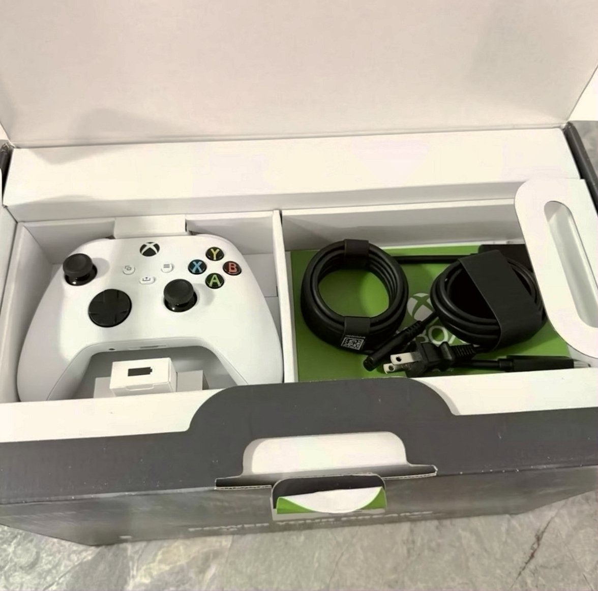 Microsoft Xbox Series X 1TB Black Unlocked - Used image 4