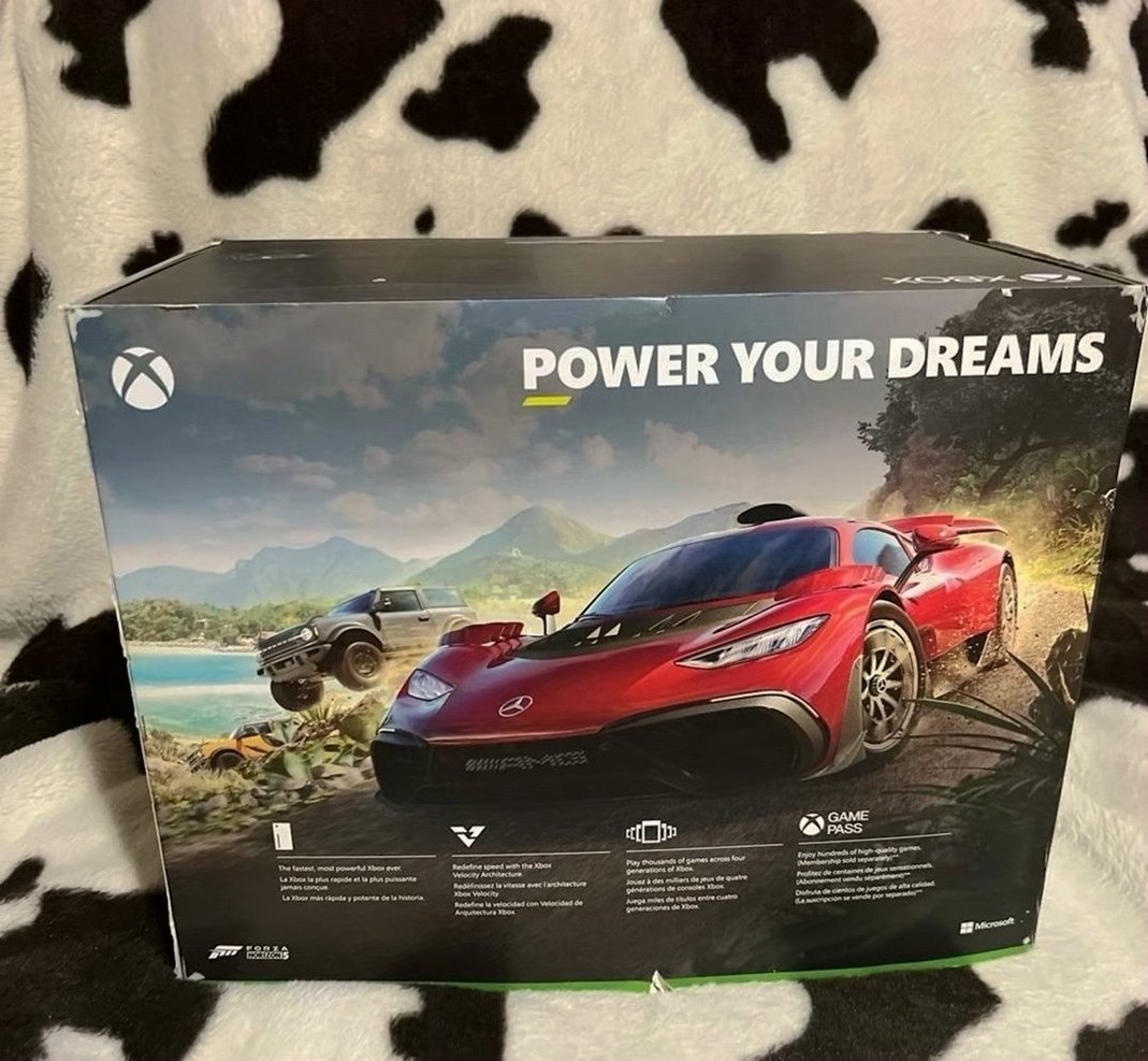 Microsoft Xbox Series X 1TB Black Unlocked - Used image 2
