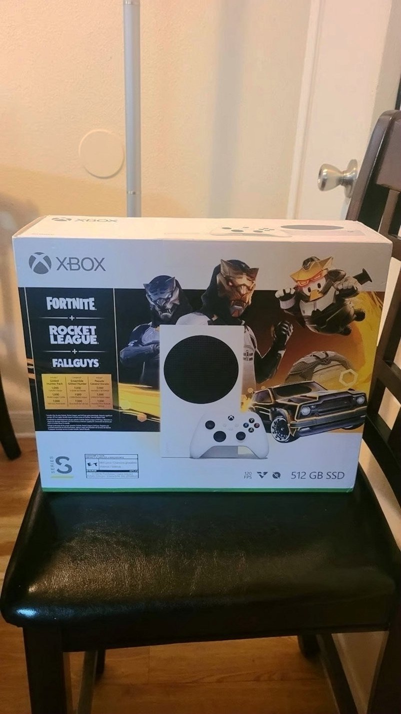 Microsoft Xbox Series S 512GB Gilded Hunters Bundle - Used