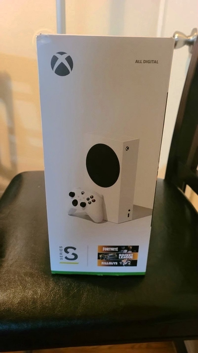 Microsoft Xbox Series S 512GB Gilded Hunters Bundle - Used image 4