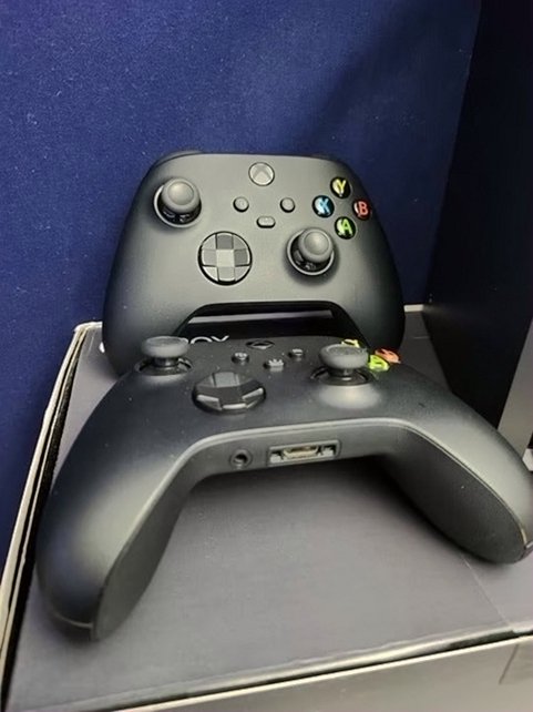 Microsoft Xbox Series X Diablo IV Bundle with Extra Controller - Used image 4