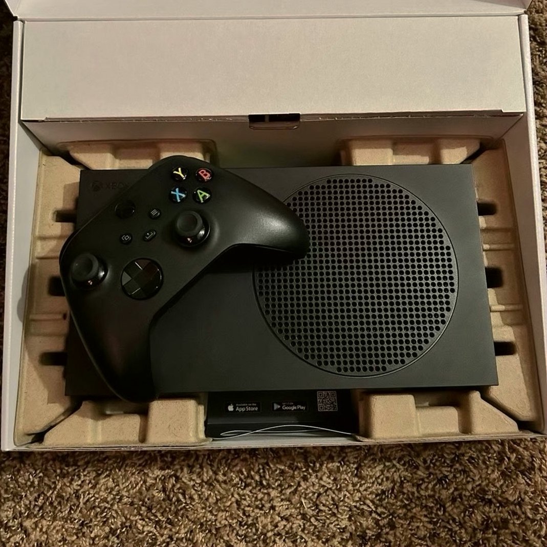 Microsoft Xbox Series S 1TB Black Used image 2