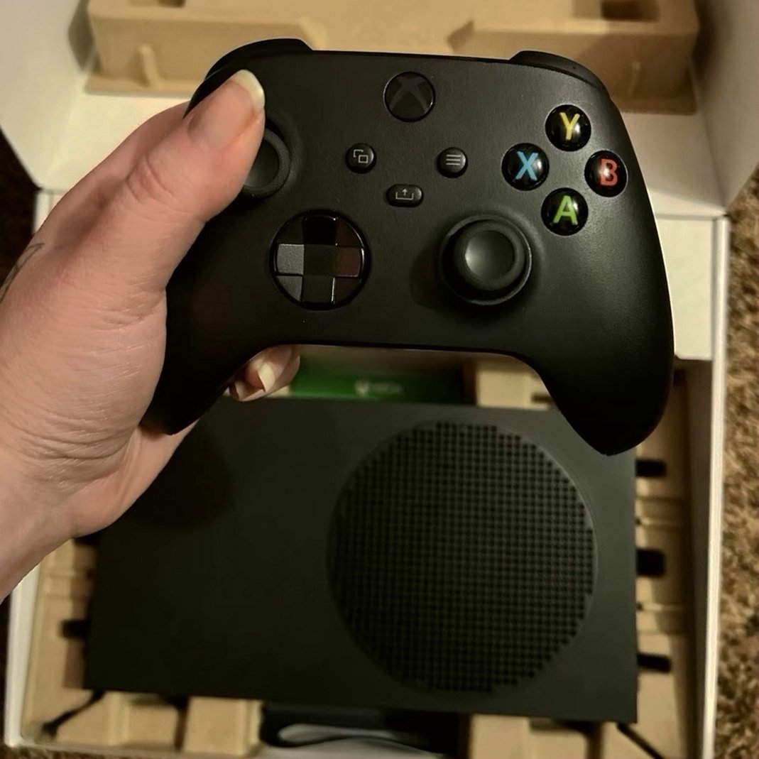 Microsoft Xbox Series S 1TB Black Used image 3