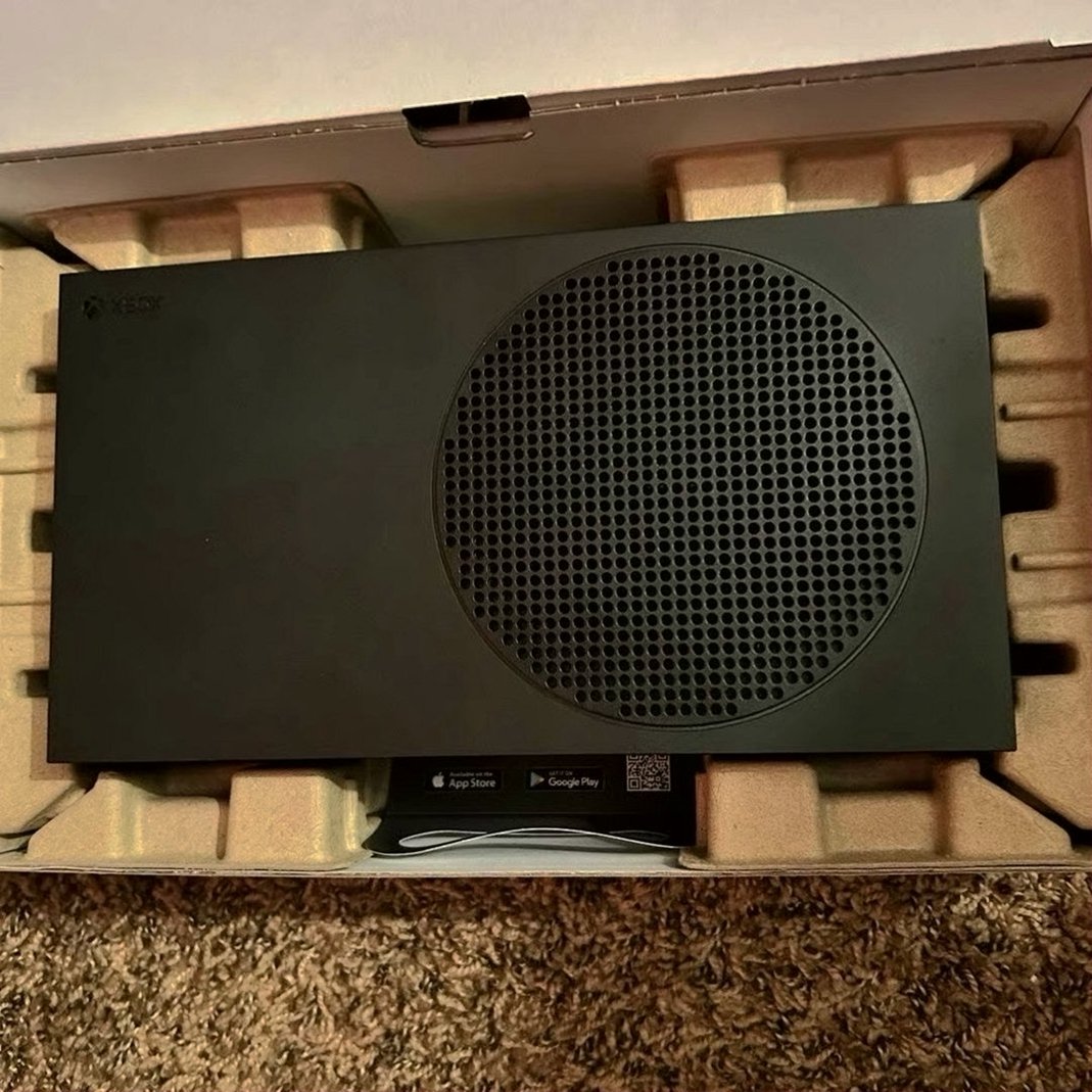Microsoft Xbox Series S 1TB Black Used image 4