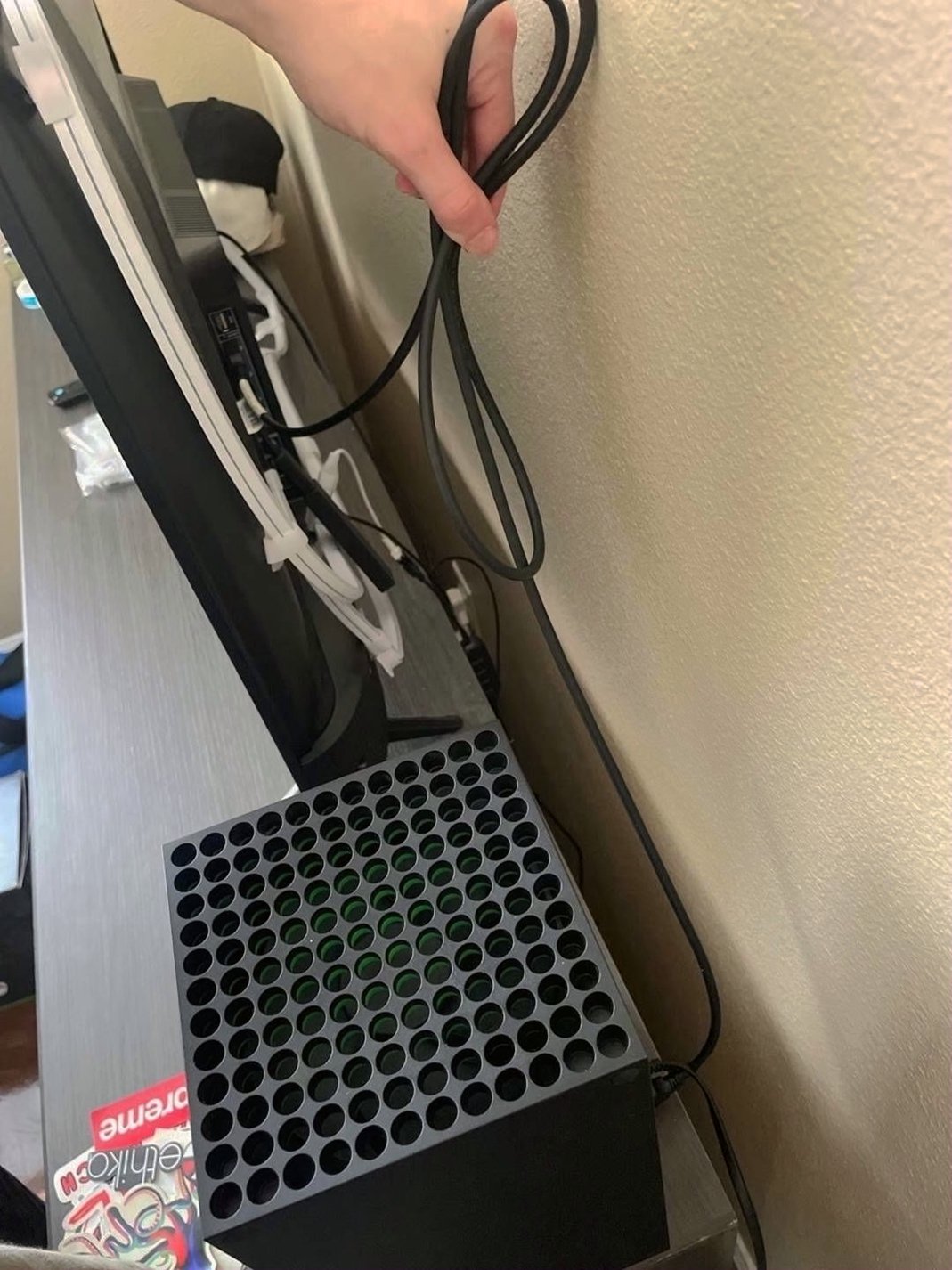 Microsoft Xbox Series X 1TB Black Unlocked - Used image 2