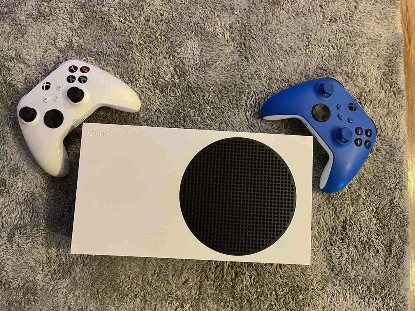 Microsoft Xbox One S 512GB White Unlocked - Used