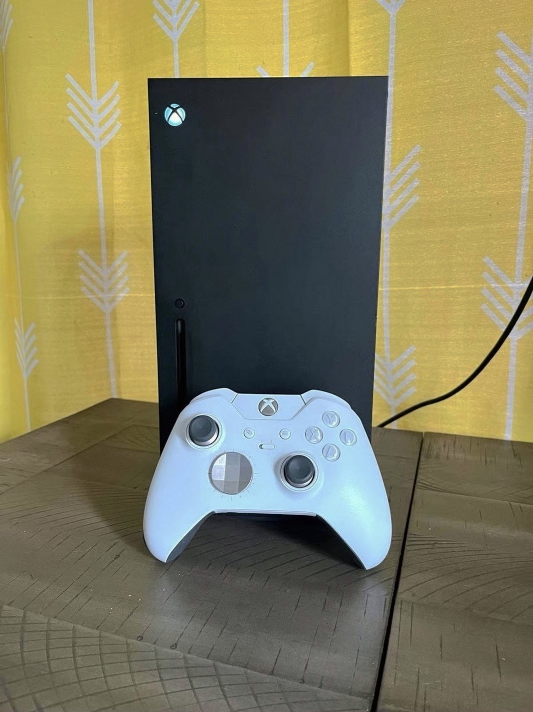 Microsoft Xbox Series X 1TB Black - Used image 2