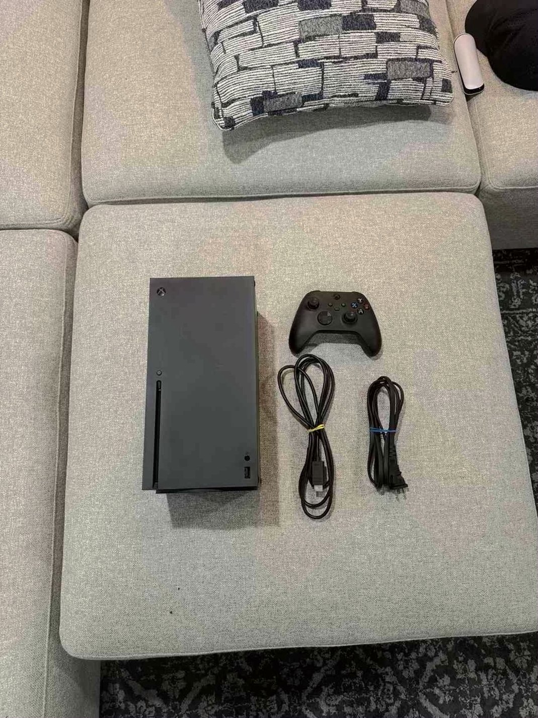 Microsoft Xbox Series X 1TB Black Used image 2
