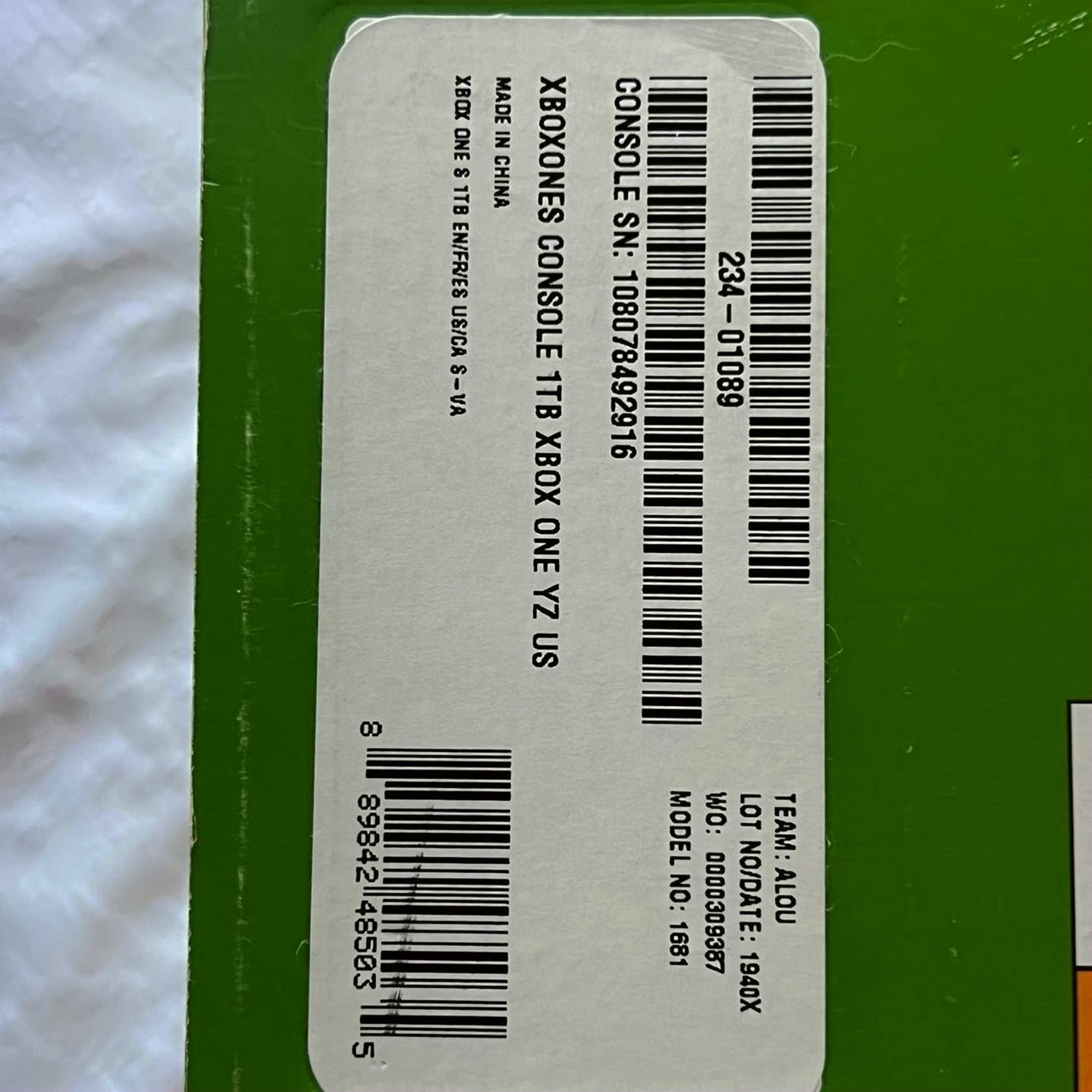 Microsoft Xbox One S 1TB White Unlocked - Used image 2