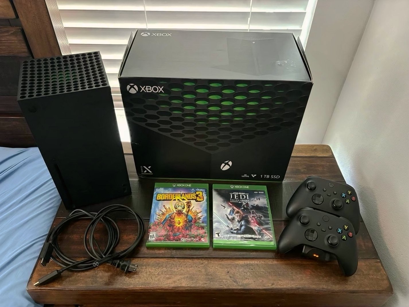 Microsoft Xbox Series X Bundle with Box 9R17 - Used