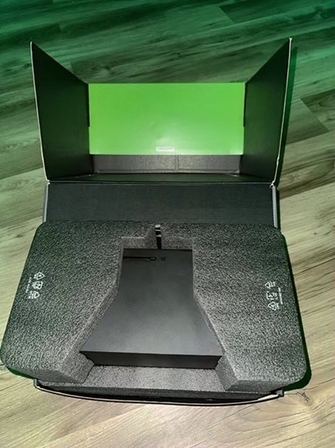 Microsoft Xbox Series X 2TB Black - Used image 2