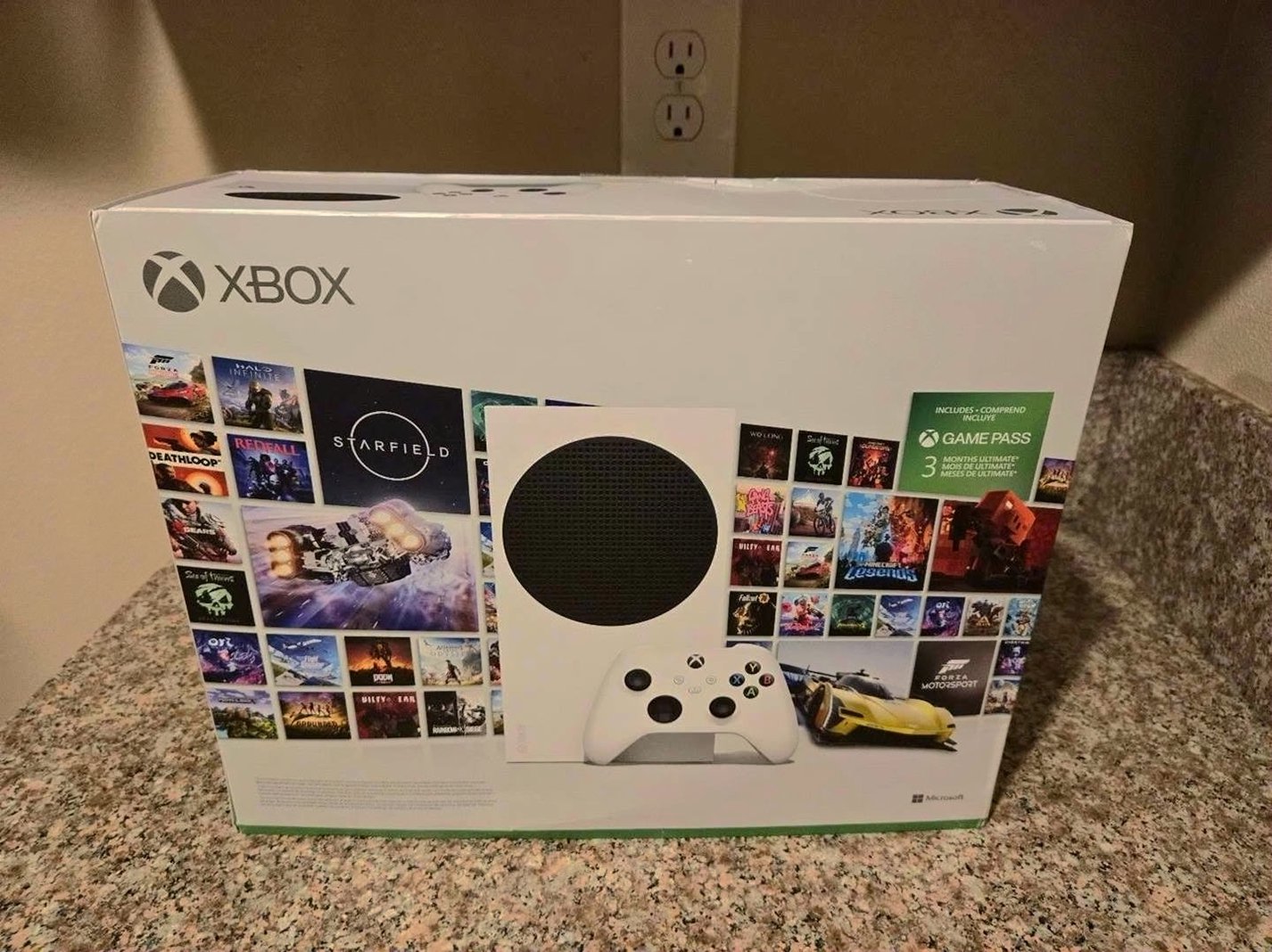 Microsoft Xbox Series S 512GB White Console Bundle - Used