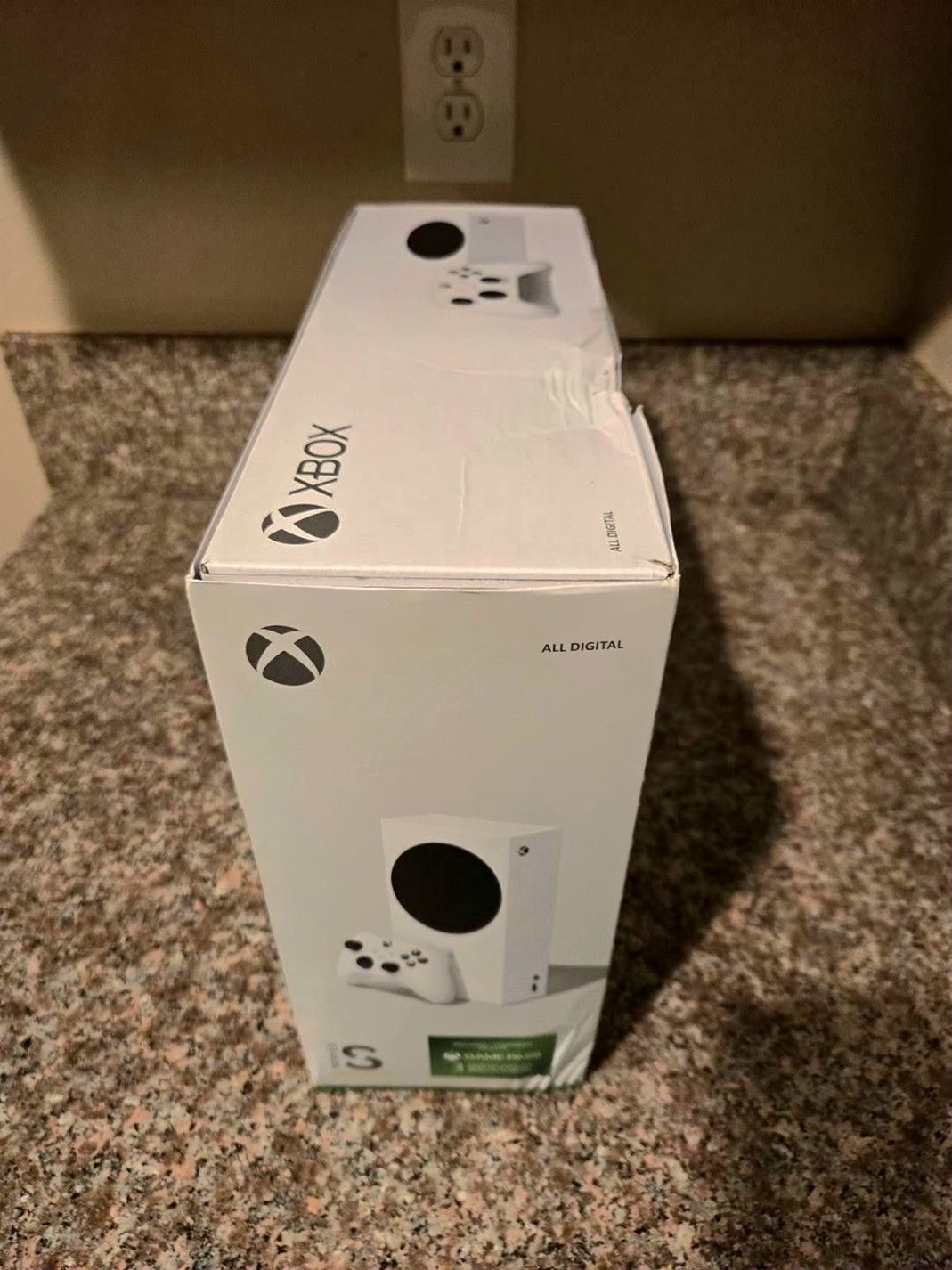 Microsoft Xbox Series S 512GB White Console Bundle - Used image 4
