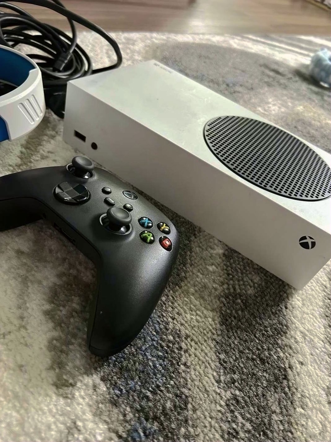 Microsoft Xbox Series S 512GB White - Used image 3