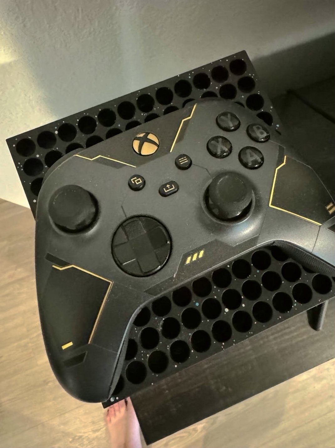 Microsoft Xbox Series X Limited Edition Halo Infinite Unlocked - Used image 2