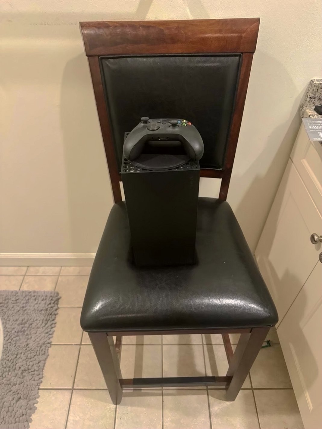 Microsoft Xbox Series X 1TB Black/White Unlocked - Used image 3