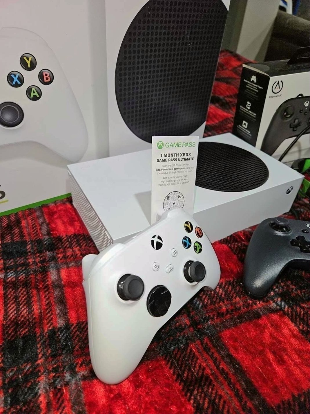 Microsoft Xbox Series S All-Digital Console Bundle with 1 Month Game Pass Ultimate - Used image 2
