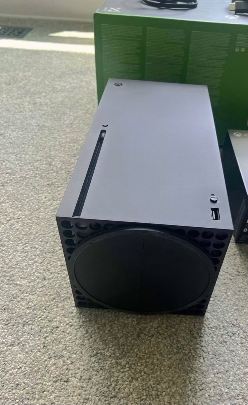 Microsoft Xbox Series X 9V21 Console - Used image 3