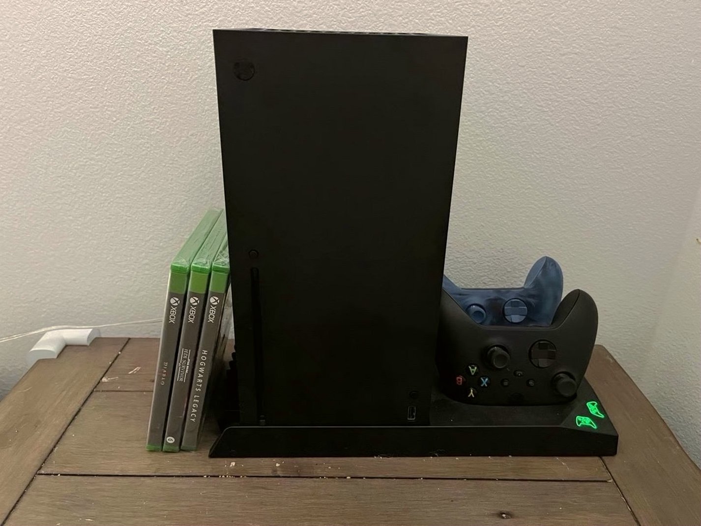 Microsoft Xbox Series X 1TB Console Bundle - Used image 3